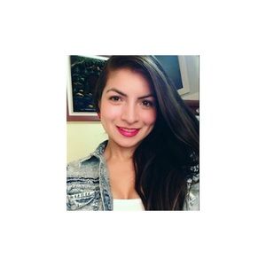 Meet your Posher, Angie lorena